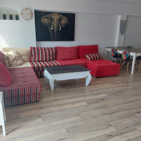 Family Apartment Andrea Алакуас Екстер'єр фото