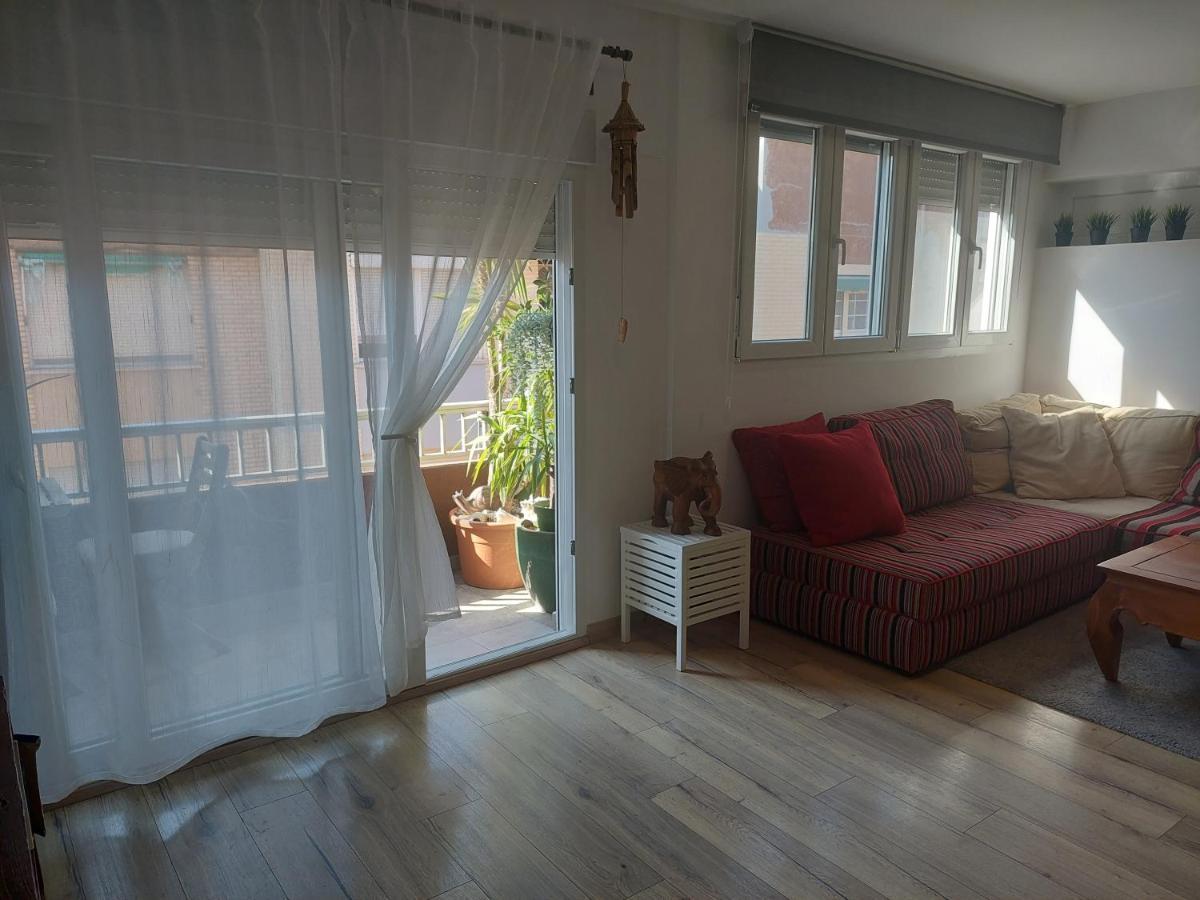 Family Apartment Andrea Алакуас Екстер'єр фото