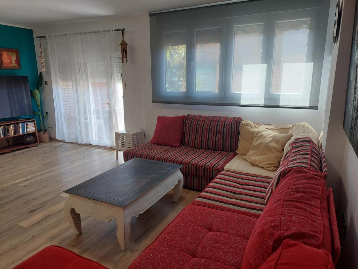 Family Apartment Andrea Алакуас Екстер'єр фото